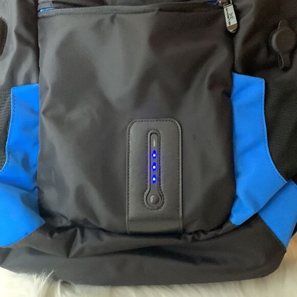 Ghostek NRGBAG Backpack Laptop, Cell Phone, & Mobile Devices Water Resistant - Picture 8 of 16